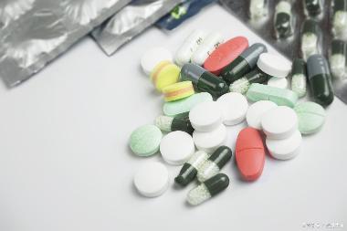 消炎利胆片(薄膜 80s 广州白云山和记黄埔中药有限公司
